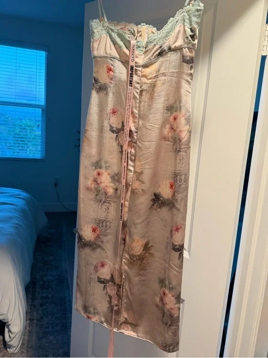 House of CB Venus Vintage Floral Midi Dress - Picture 8 of 9